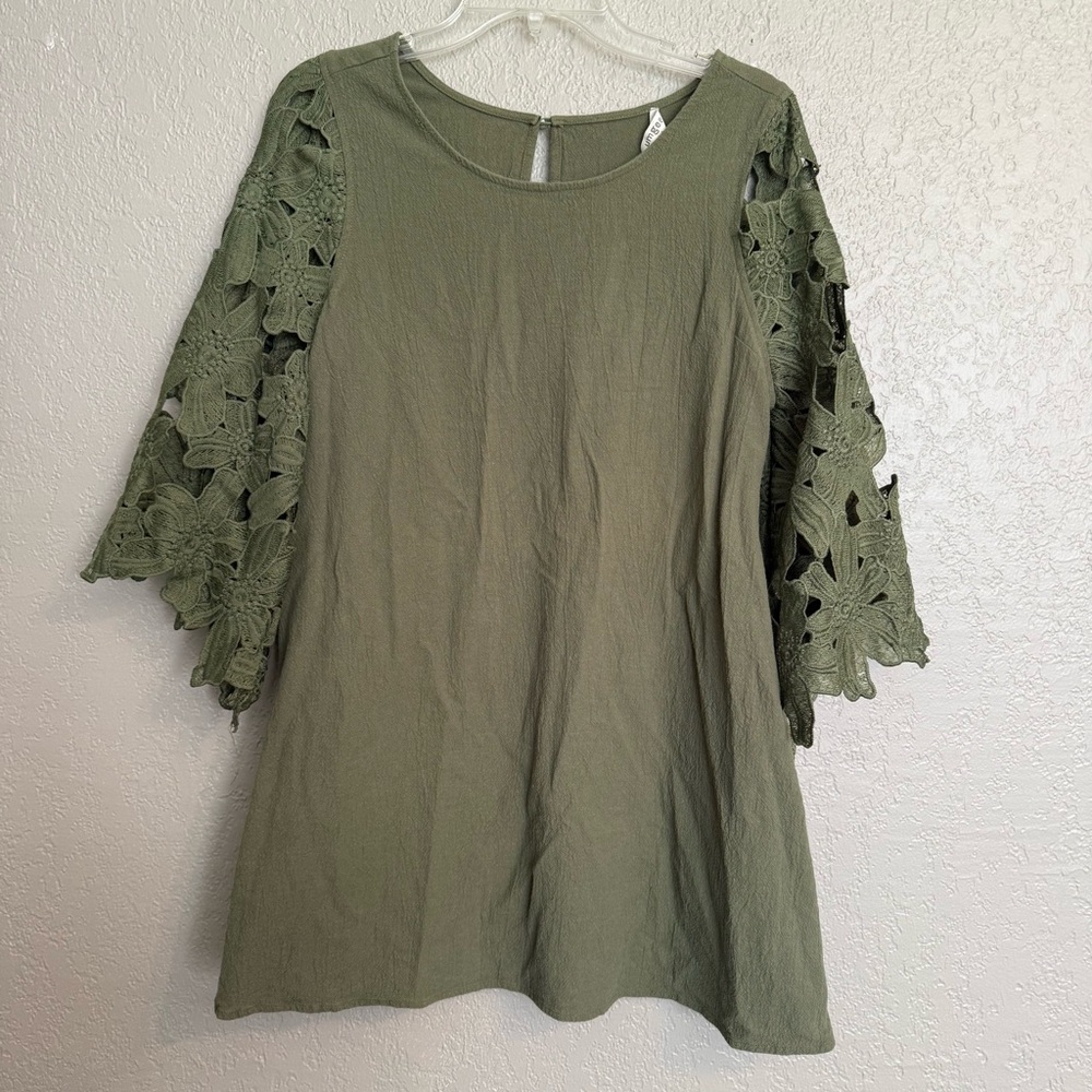 Chic UMGEE Olive Dress with Floral Lace Sleeves Size Large
